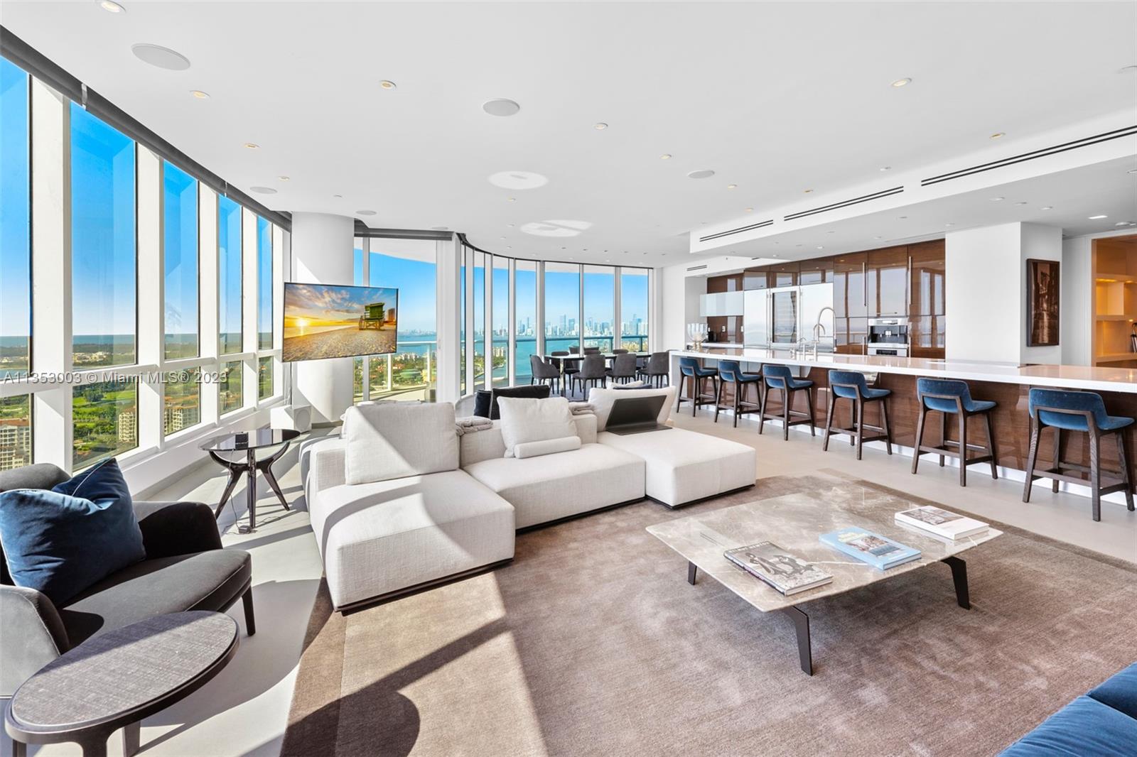CONTINUUM ON SOUTH BEACH - Residential