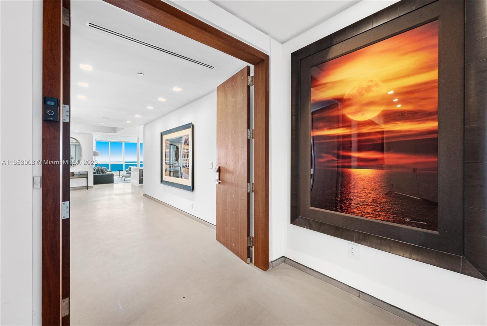 CONTINUUM ON SOUTH BEACH - Residential