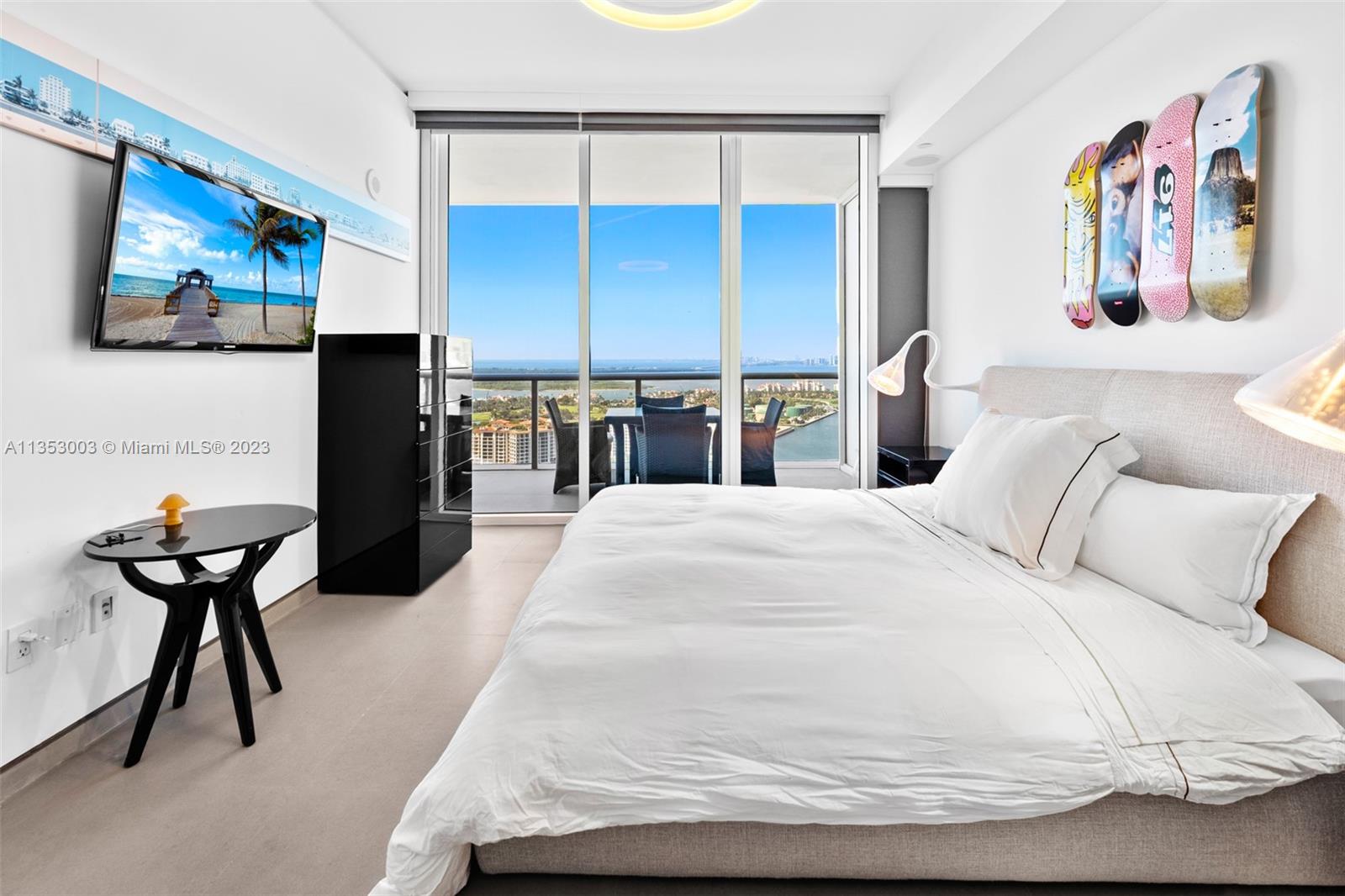 CONTINUUM ON SOUTH BEACH - Residential