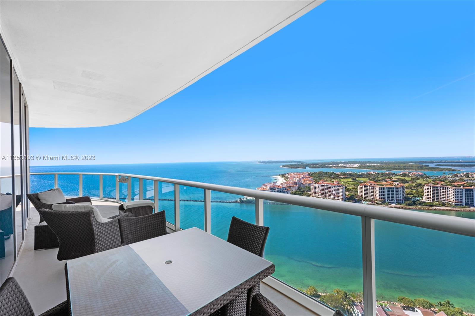 CONTINUUM ON SOUTH BEACH - Residential