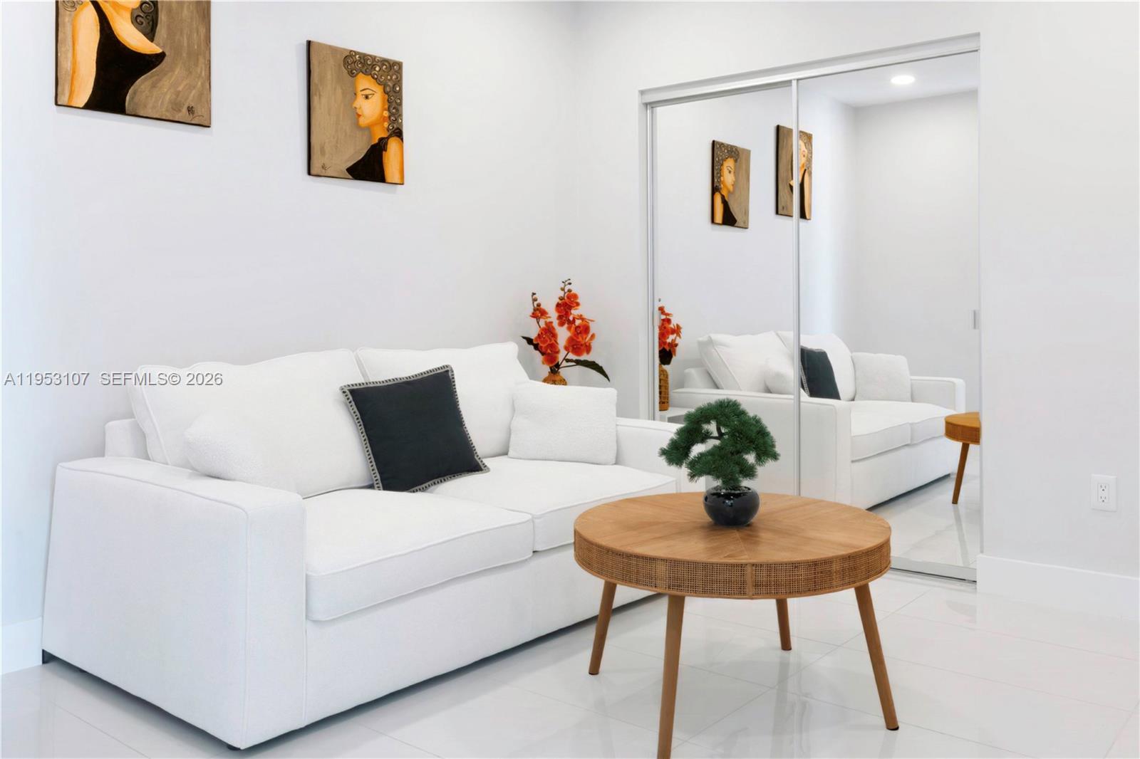 1100 MILLECENTO RESIDENCE - Residential