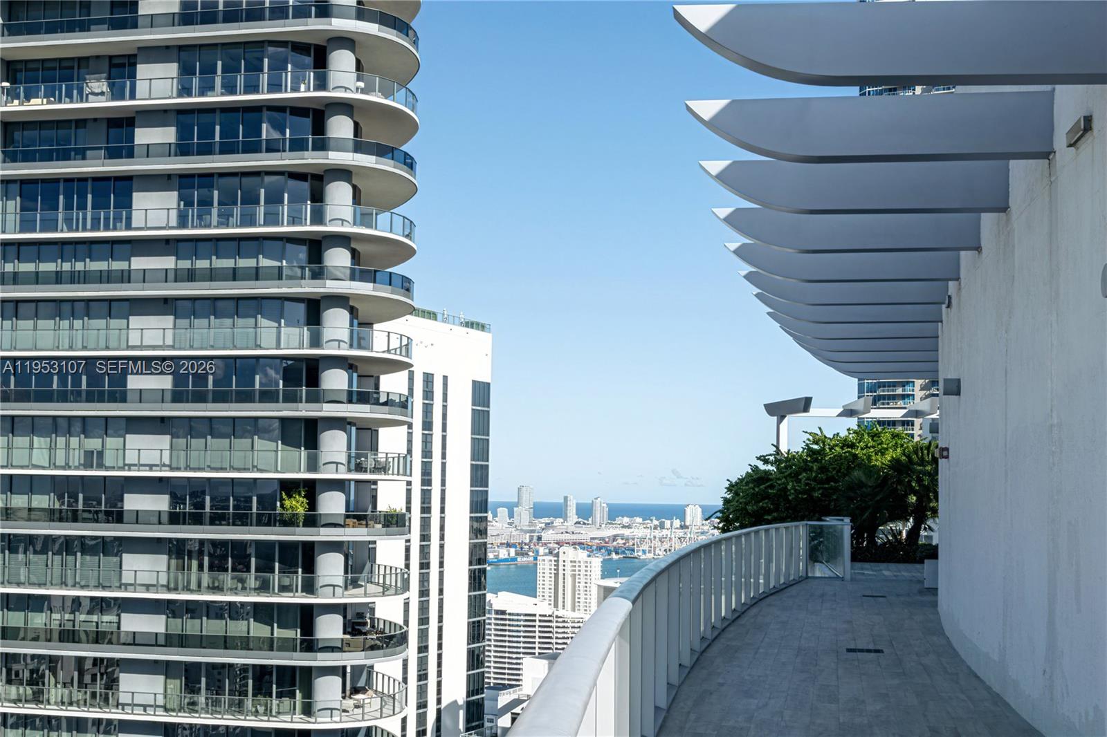 1100 MILLECENTO RESIDENCE - Residential