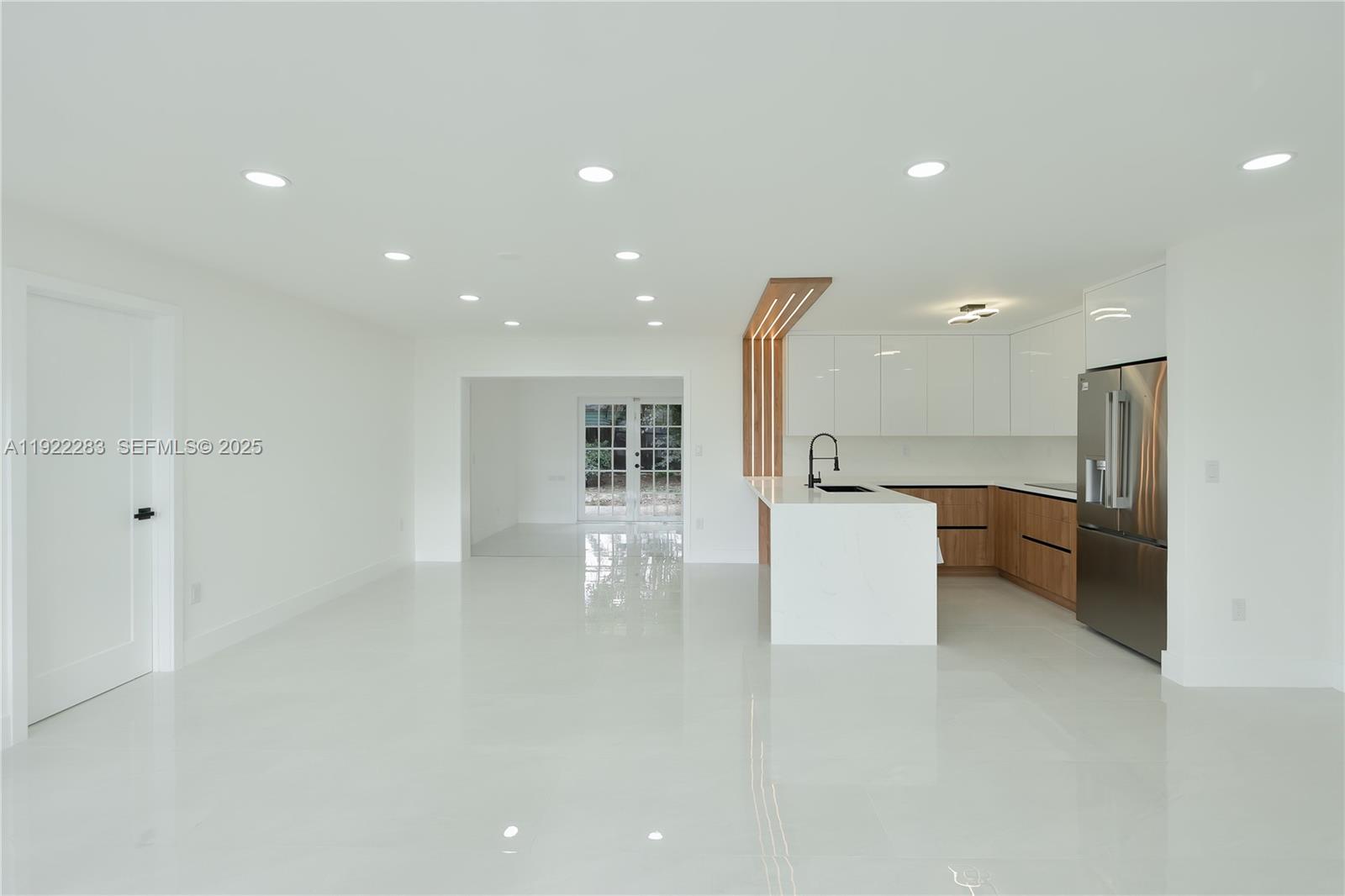 DRIFTWOOD PLAZA NO 3 - Residential