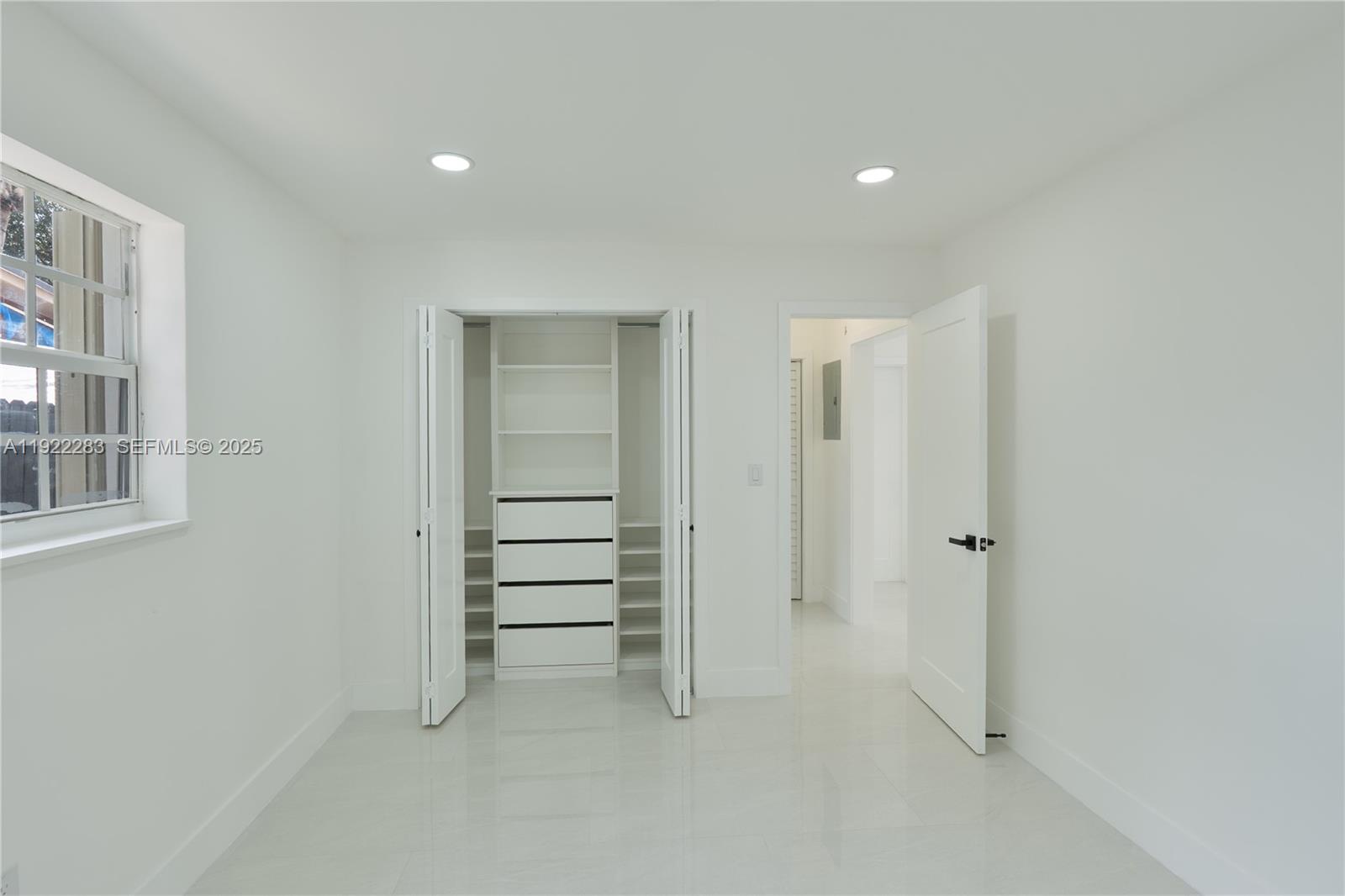 DRIFTWOOD PLAZA NO 3 - Residential