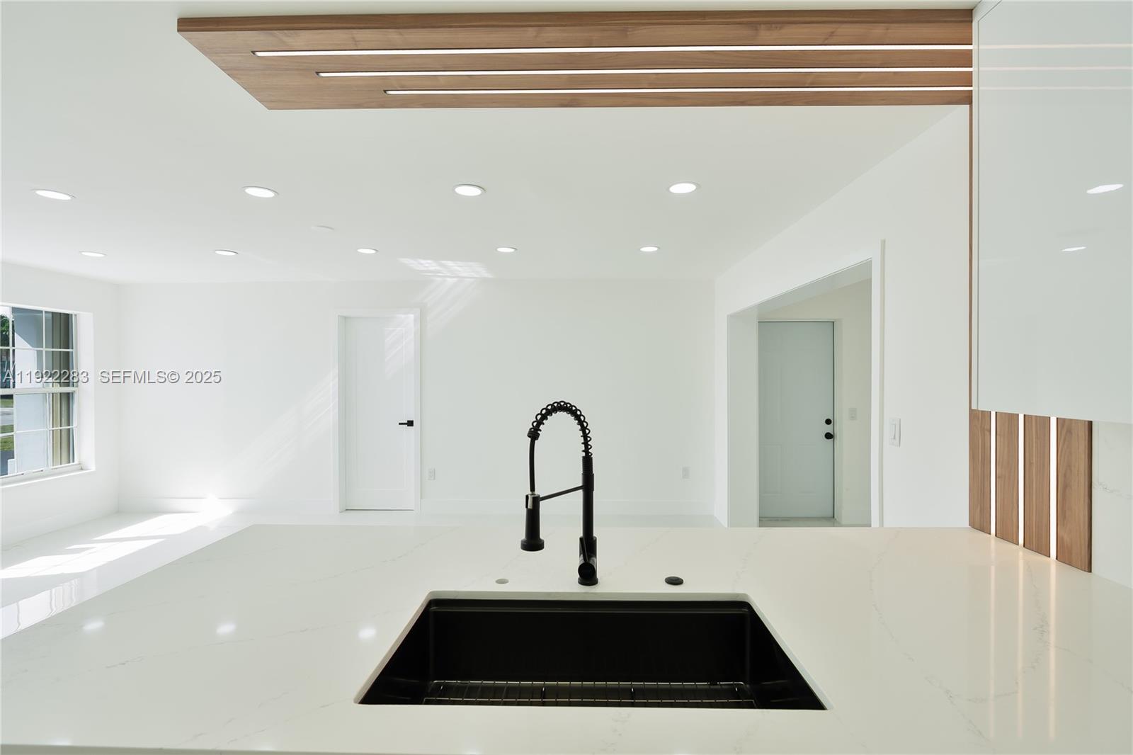 DRIFTWOOD PLAZA NO 3 - Residential