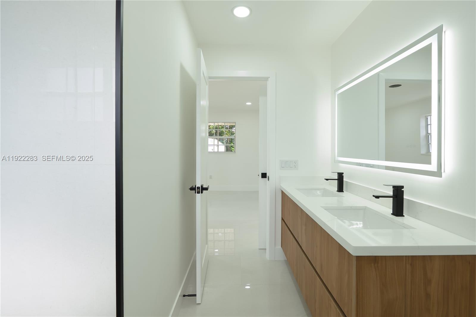 DRIFTWOOD PLAZA NO 3 - Residential