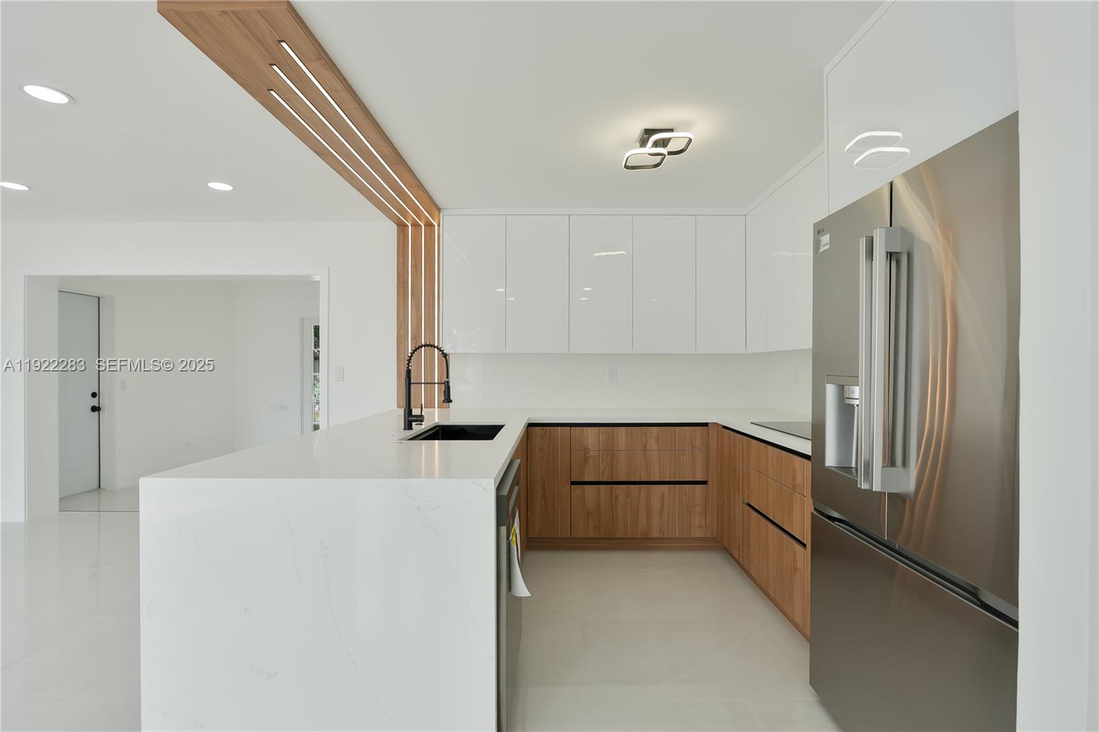 DRIFTWOOD PLAZA NO 3 - Residential