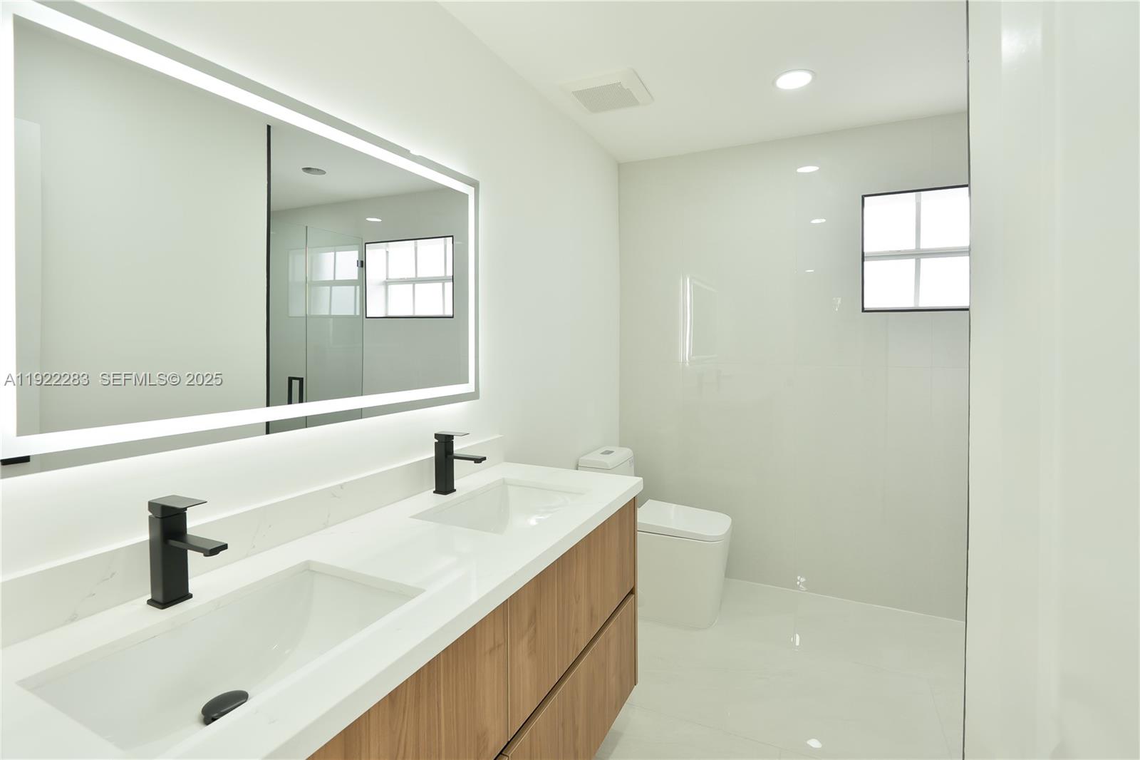 DRIFTWOOD PLAZA NO 3 - Residential