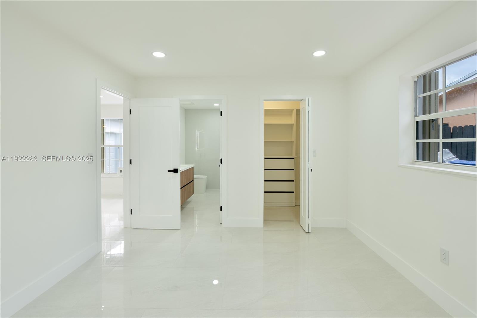 DRIFTWOOD PLAZA NO 3 - Residential