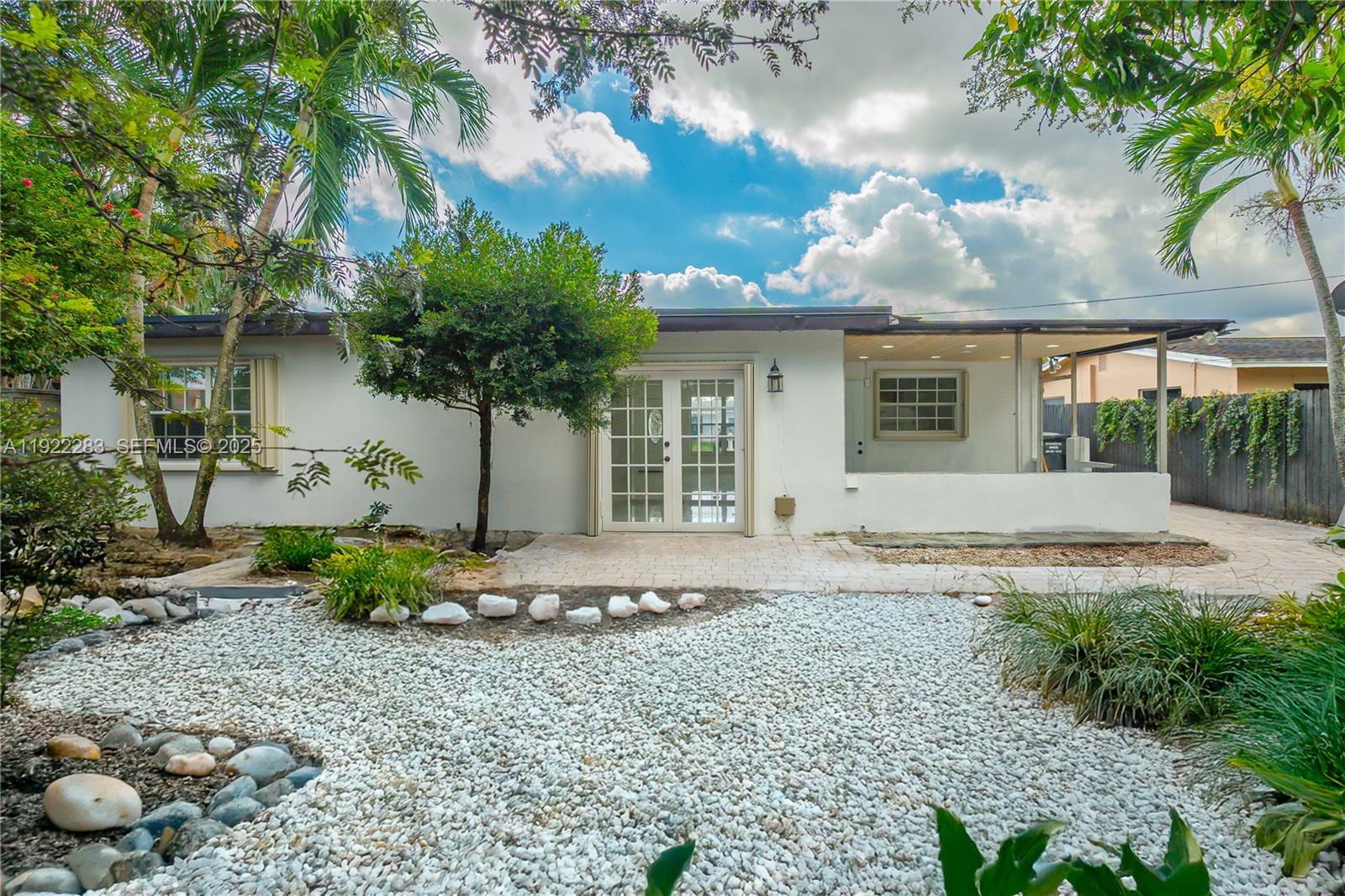 DRIFTWOOD PLAZA NO 3 - Residential