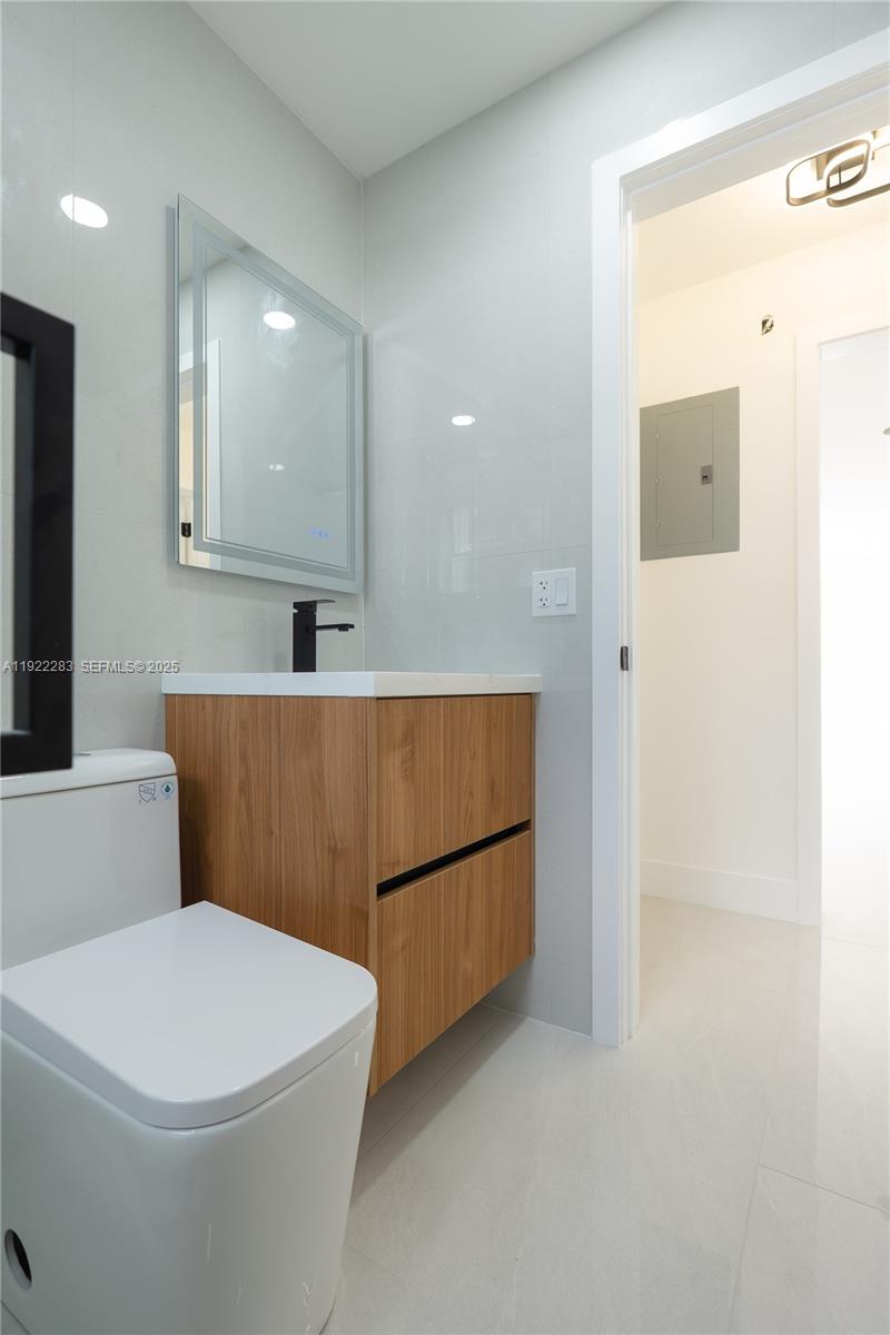 DRIFTWOOD PLAZA NO 3 - Residential