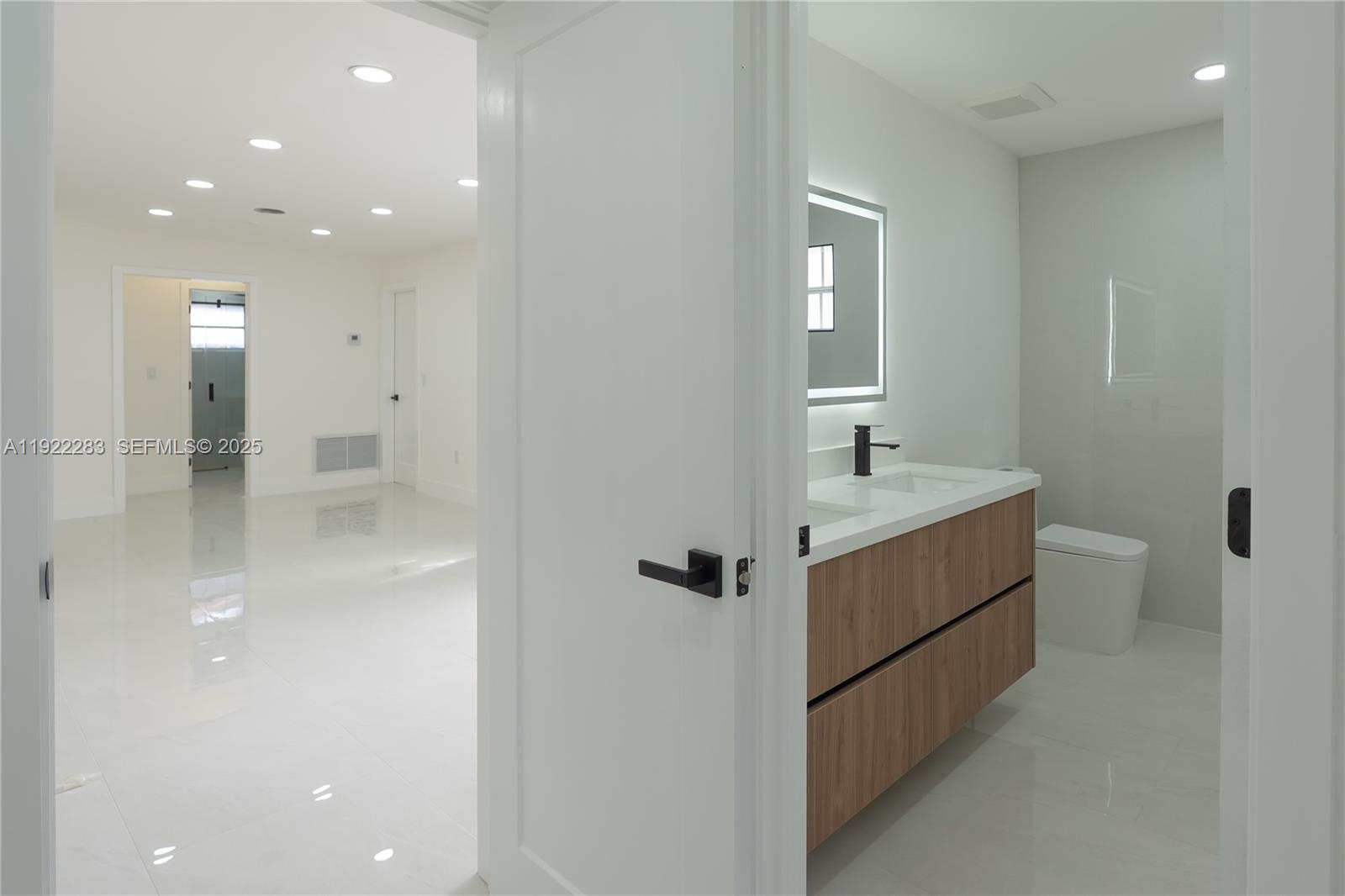 DRIFTWOOD PLAZA NO 3 - Residential