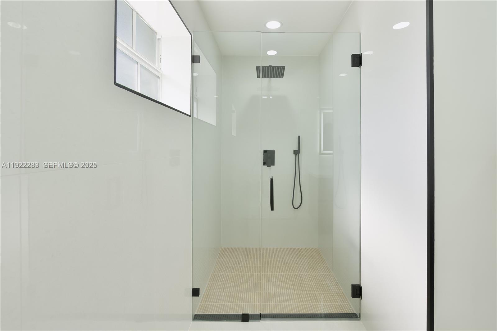 DRIFTWOOD PLAZA NO 3 - Residential