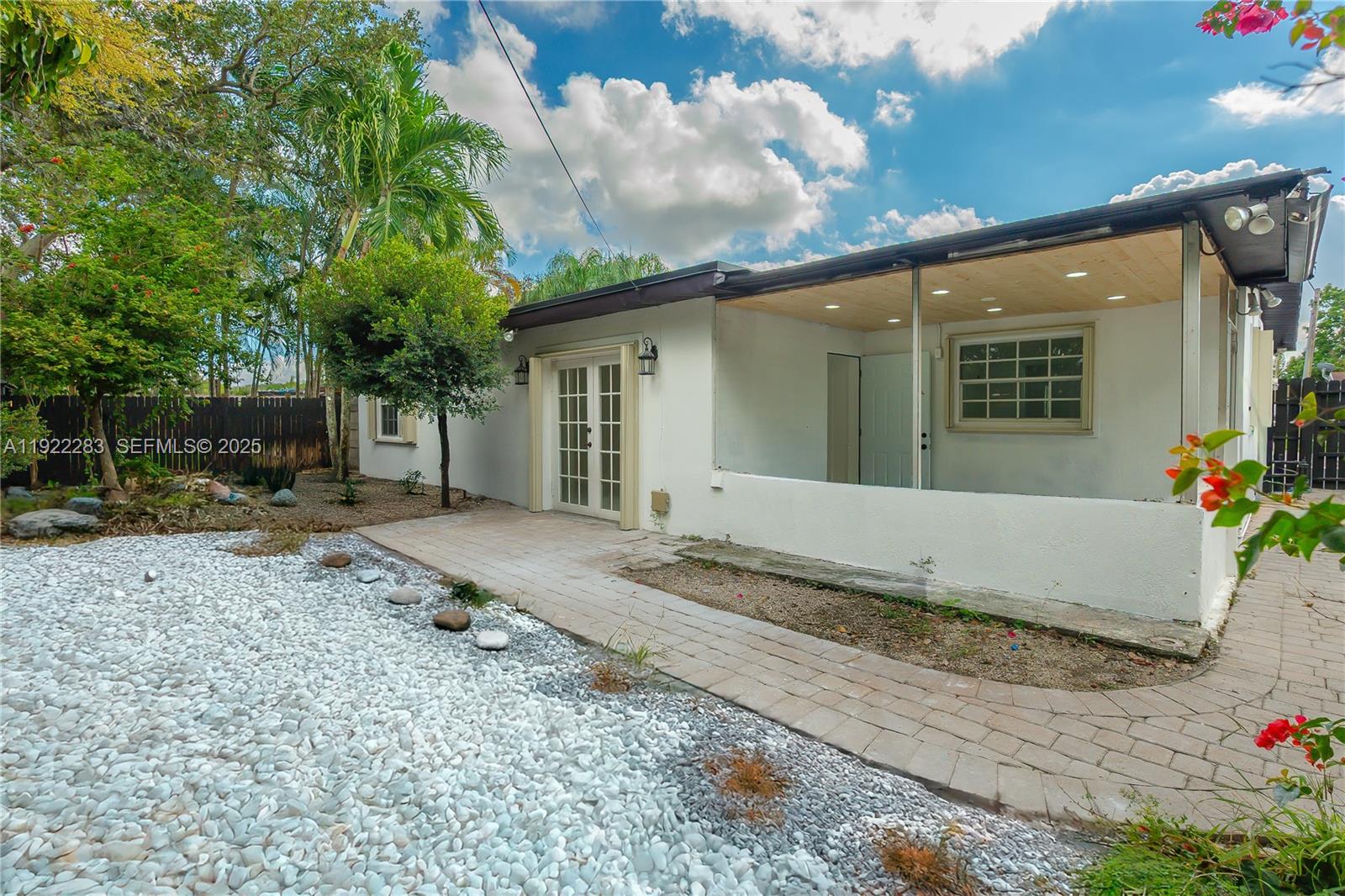 DRIFTWOOD PLAZA NO 3 - Residential