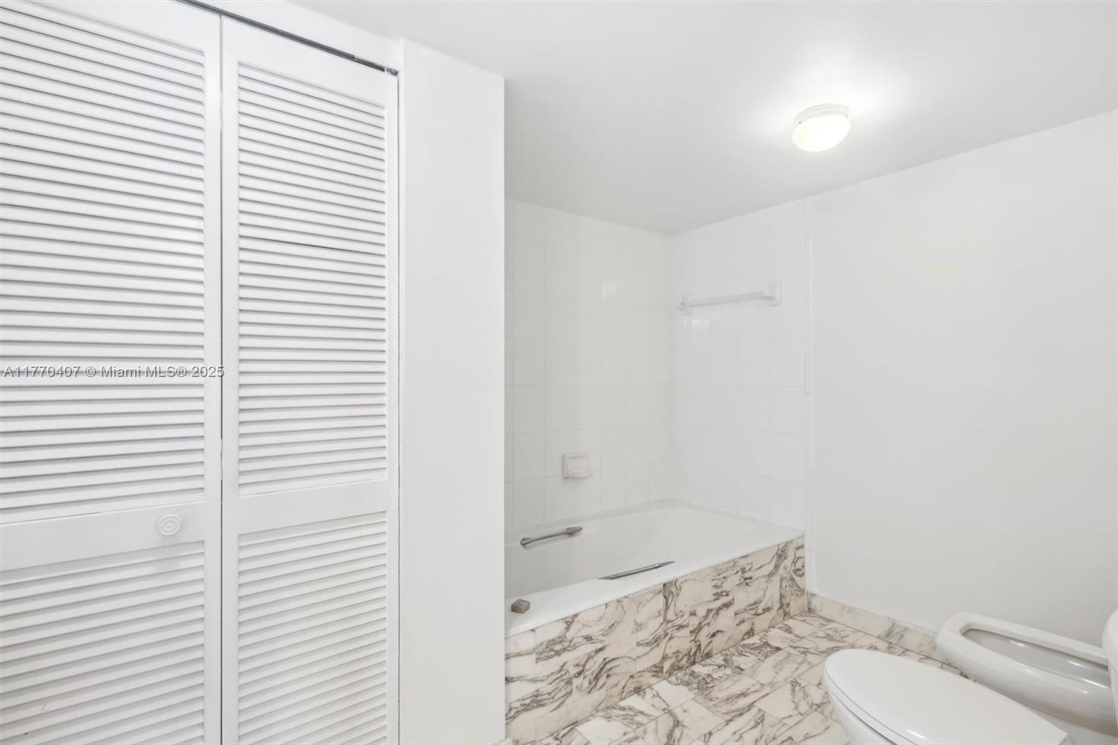 MAR DEL PLATA CONDO - Residential