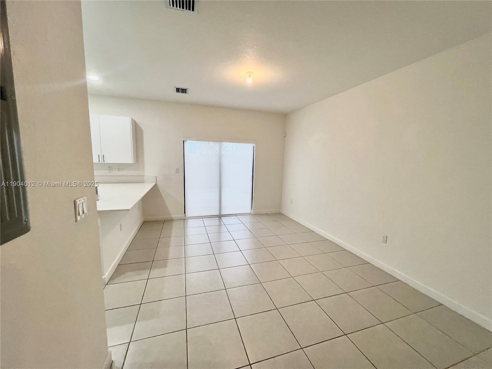 SIENA RESERVE - Residential Lease