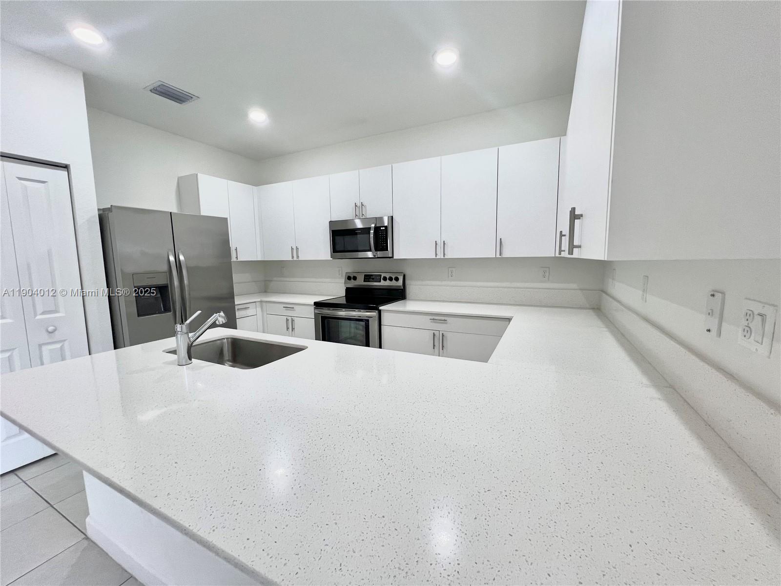 SIENA RESERVE - Residential Lease