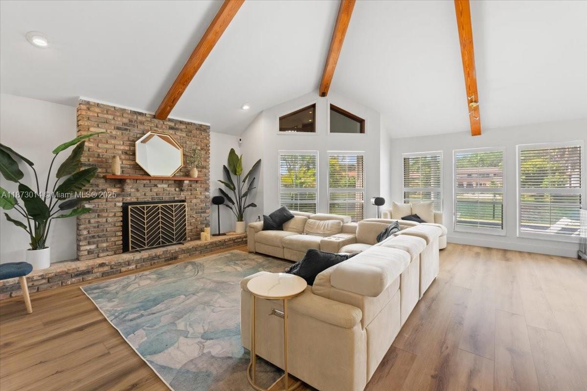 ROYAL OAKS - Residential