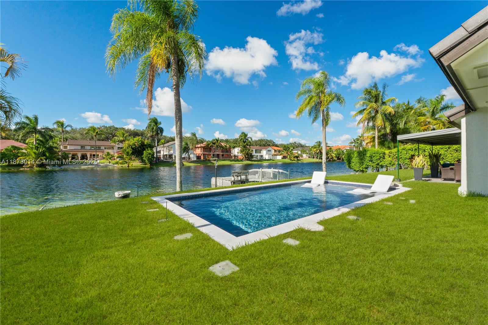 ROYAL OAKS - Residential