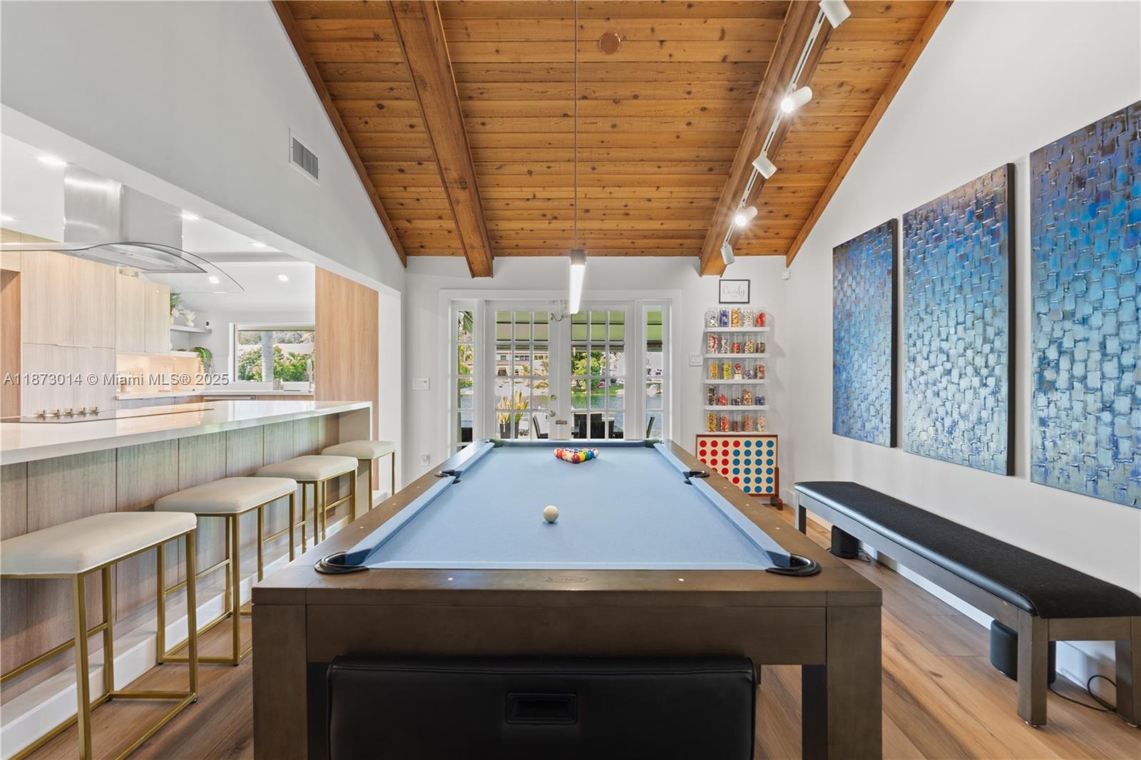 ROYAL OAKS - Residential