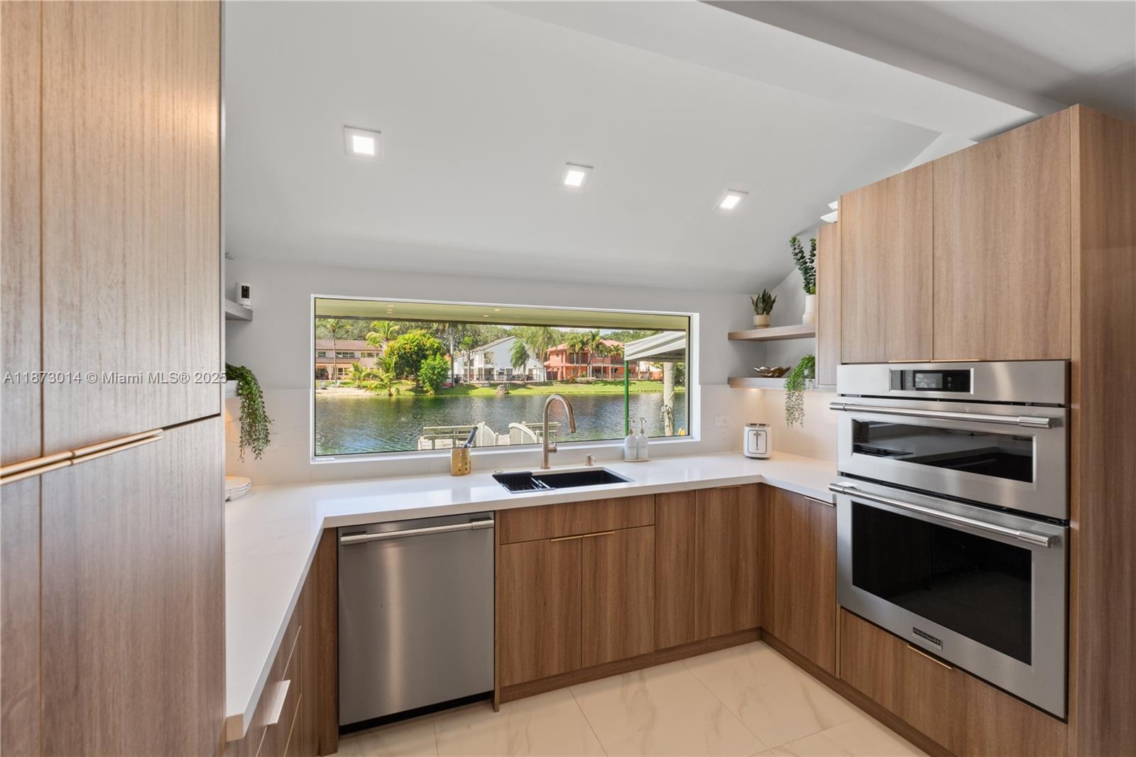 ROYAL OAKS - Residential