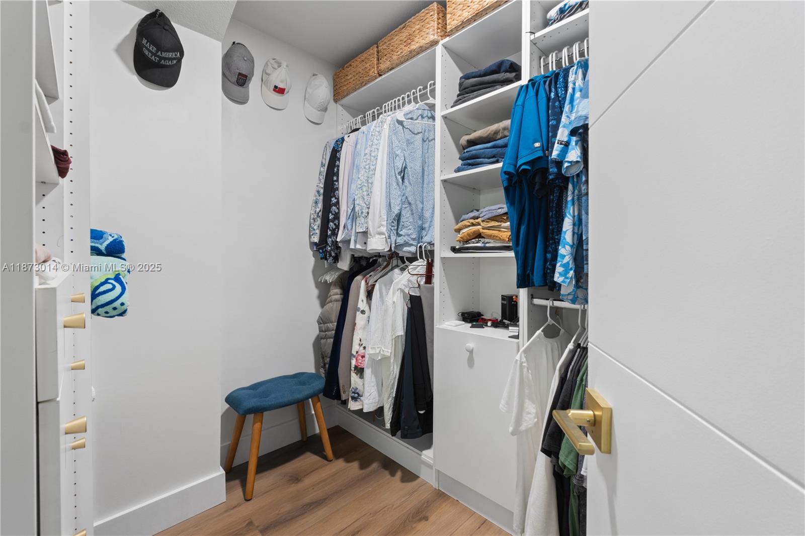 ROYAL OAKS - Residential