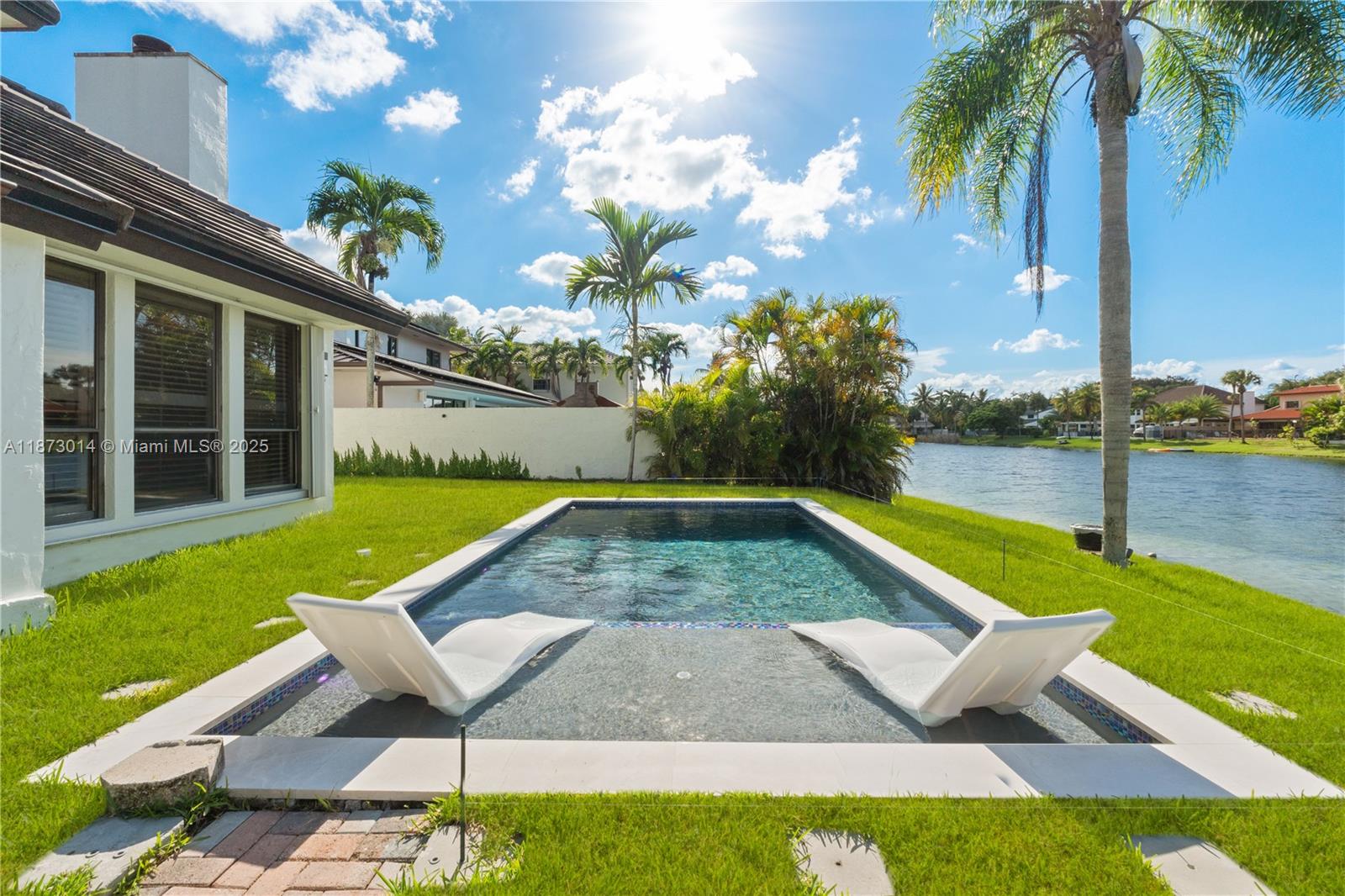 ROYAL OAKS - Residential