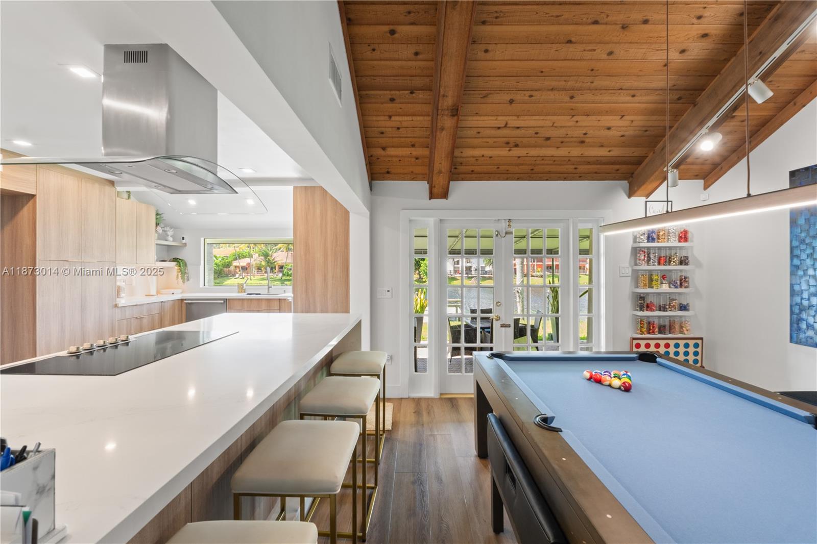 ROYAL OAKS - Residential