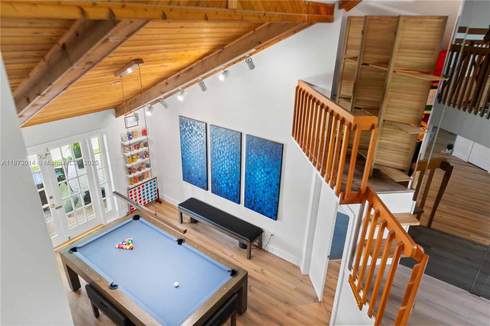 ROYAL OAKS - Residential