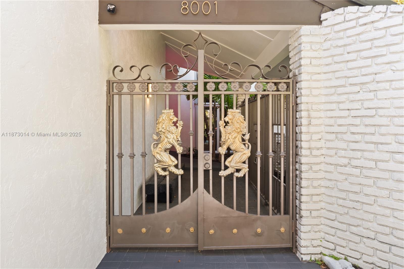 ROYAL OAKS - Residential