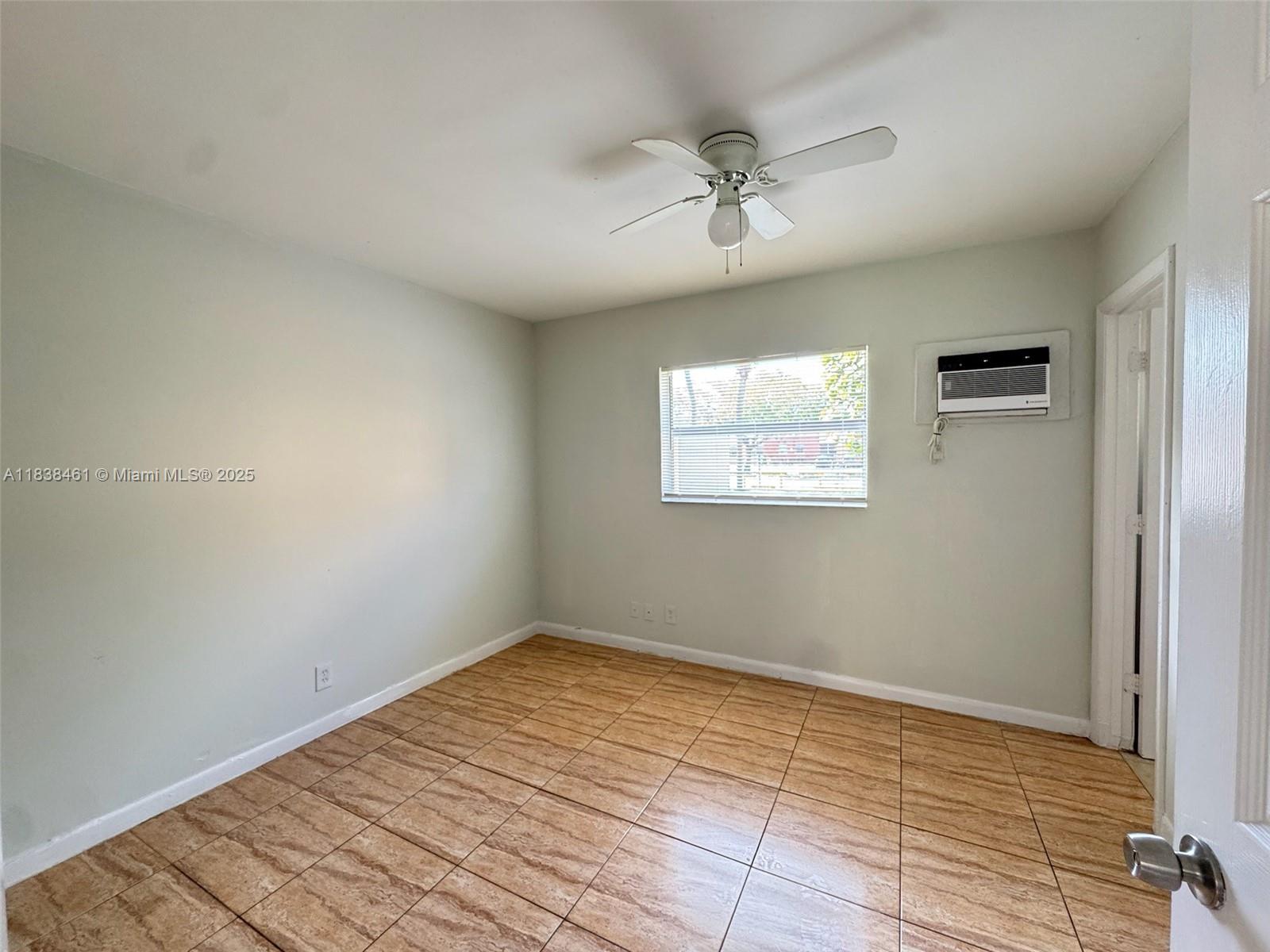 101 NE 41st St G111
