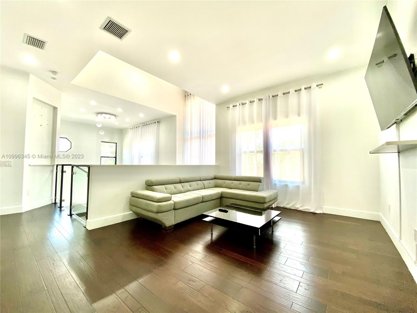 HOLLYWOOD LAKES SEC - Residential Lease