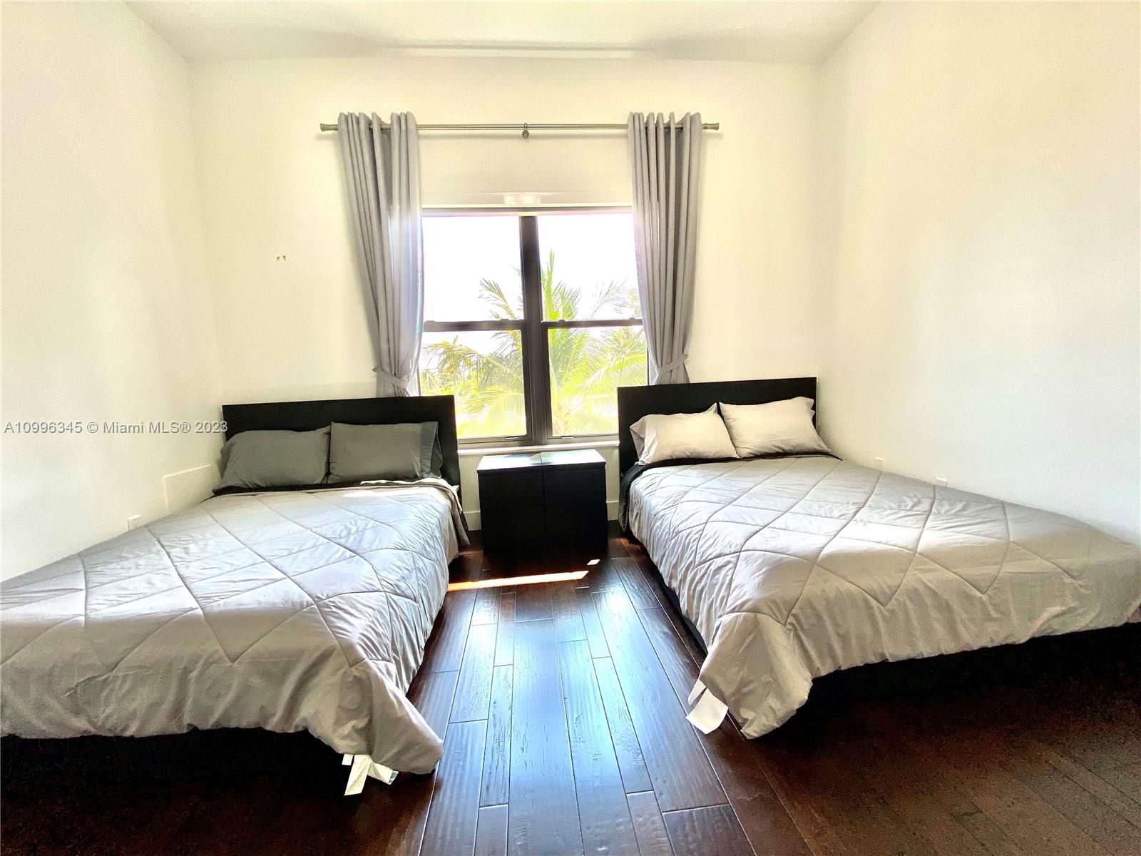 HOLLYWOOD LAKES SEC - Residential Lease