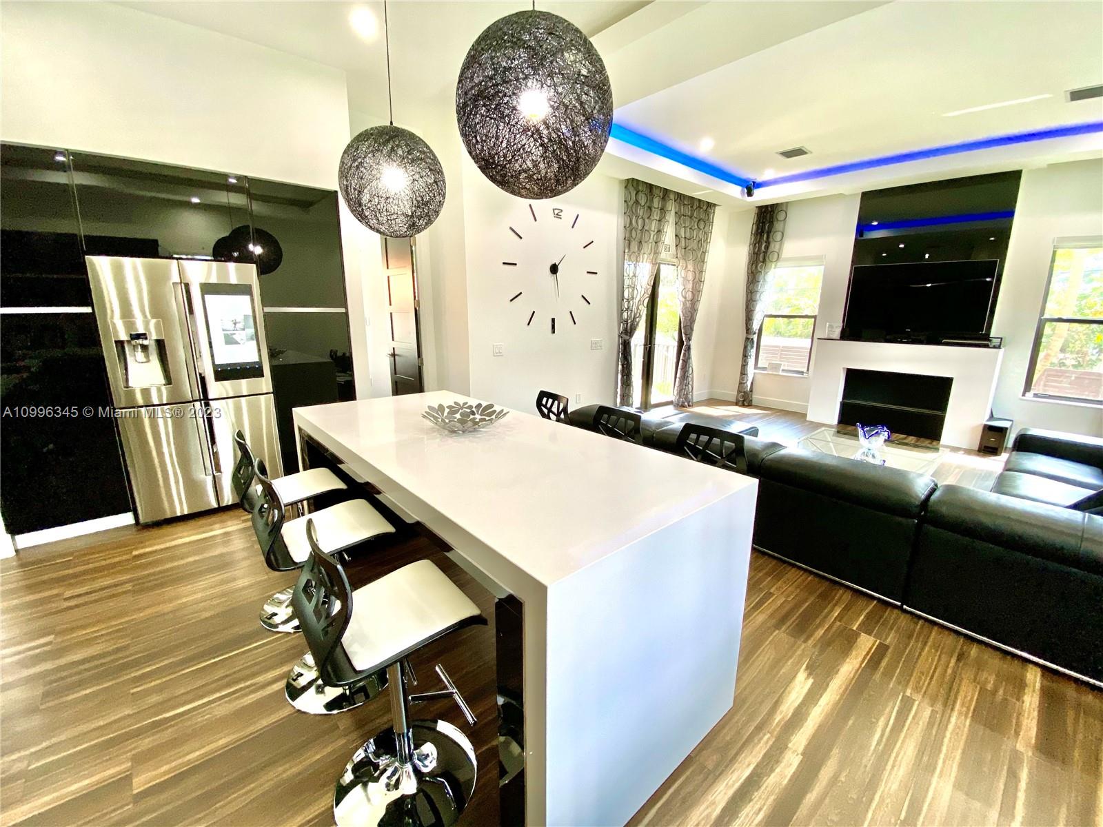 HOLLYWOOD LAKES SEC - Residential Lease