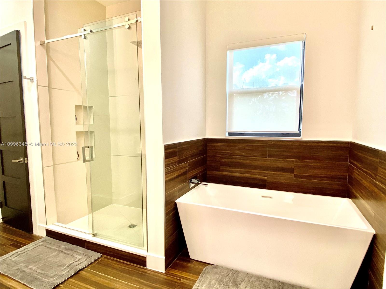 HOLLYWOOD LAKES SEC - Residential Lease