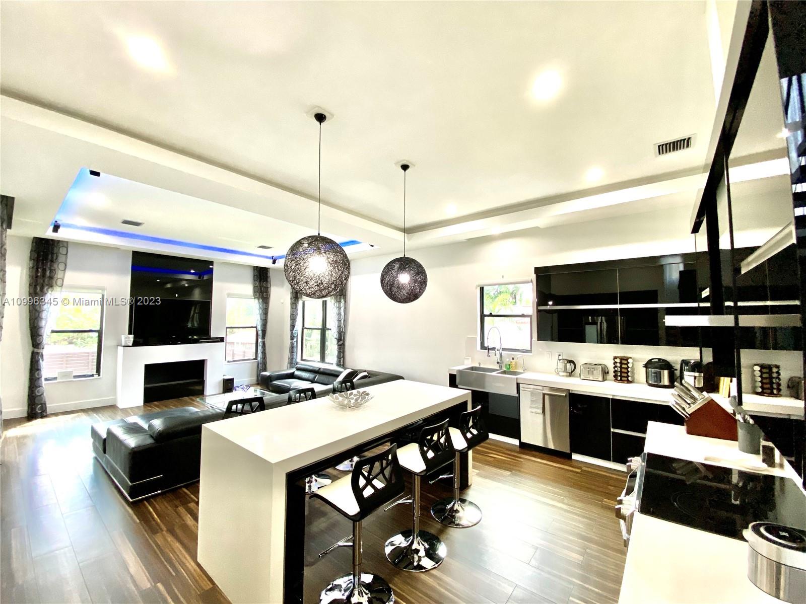 HOLLYWOOD LAKES SEC - Residential Lease