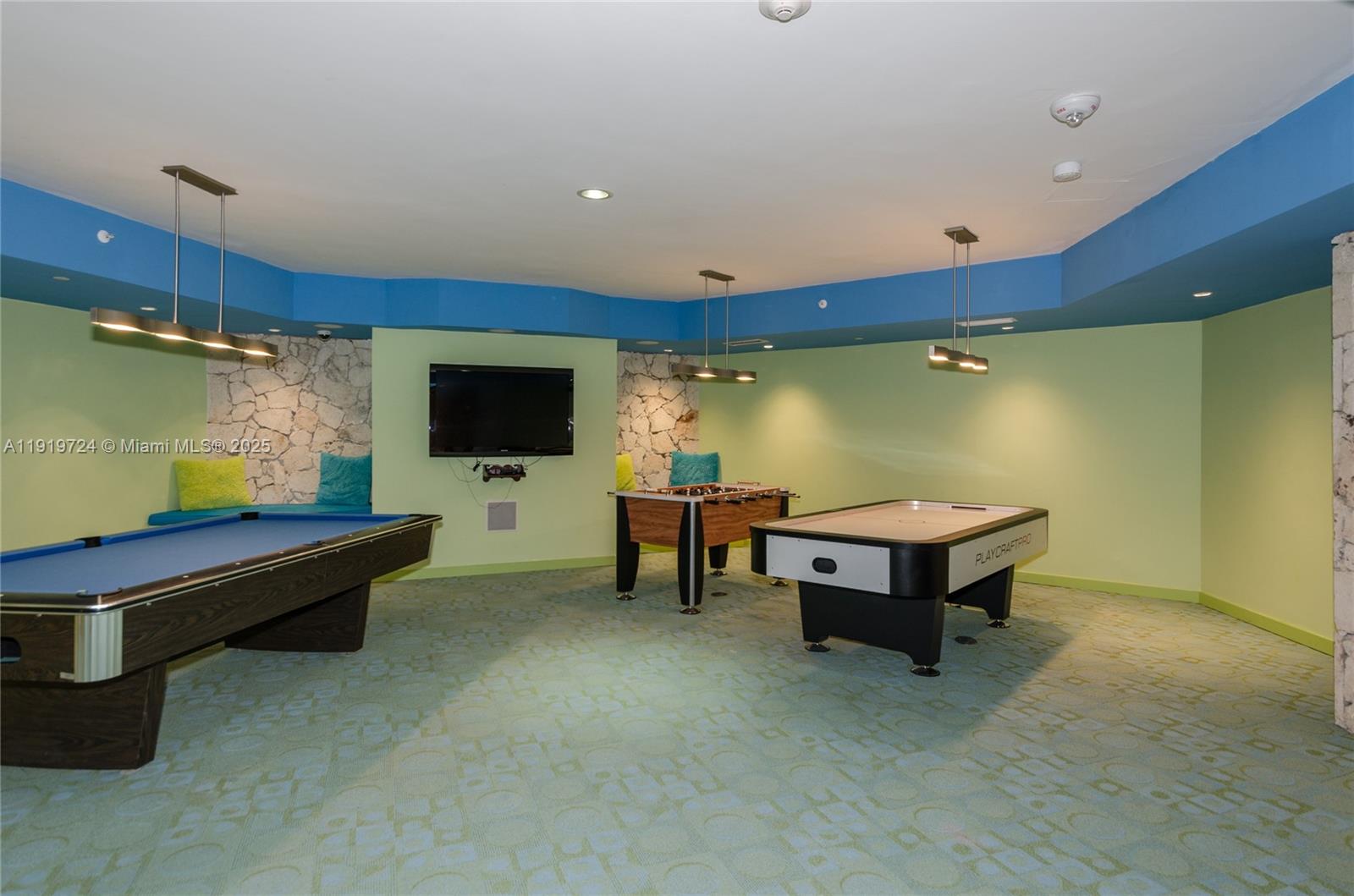 TOWERS OF KEY BISCAYNE CO - Residential Lease