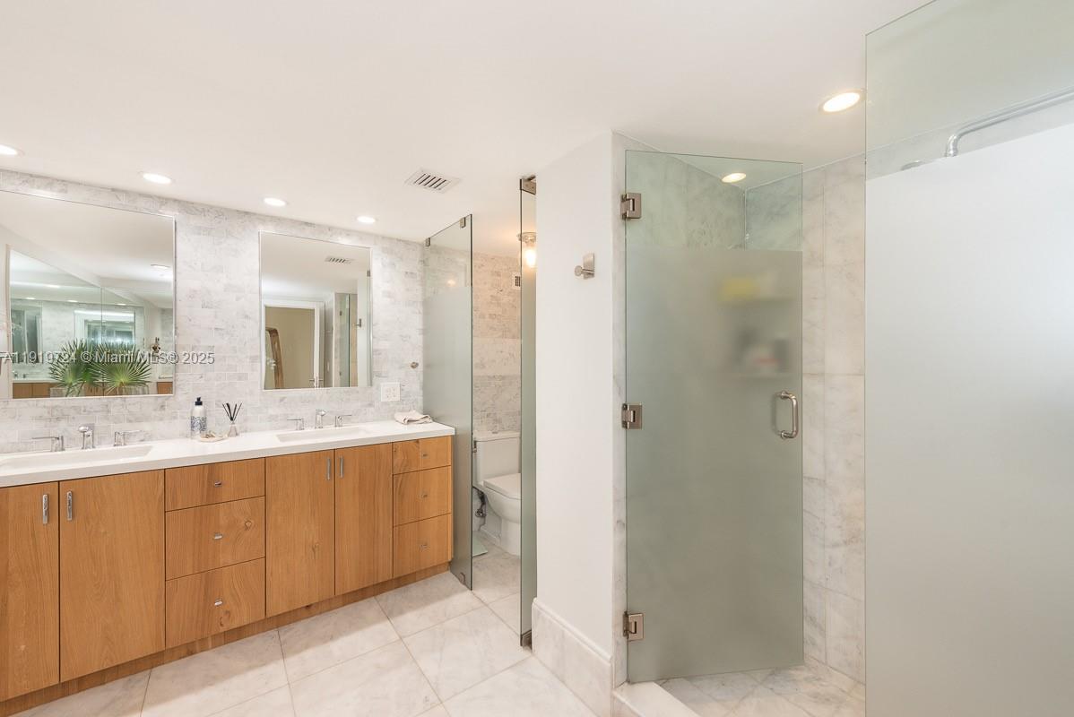 TOWERS OF KEY BISCAYNE CO - Residential Lease