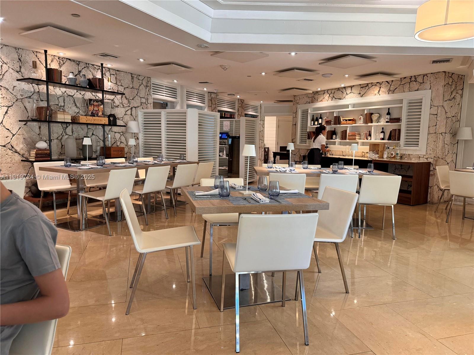 TOWERS OF KEY BISCAYNE CO - Residential Lease