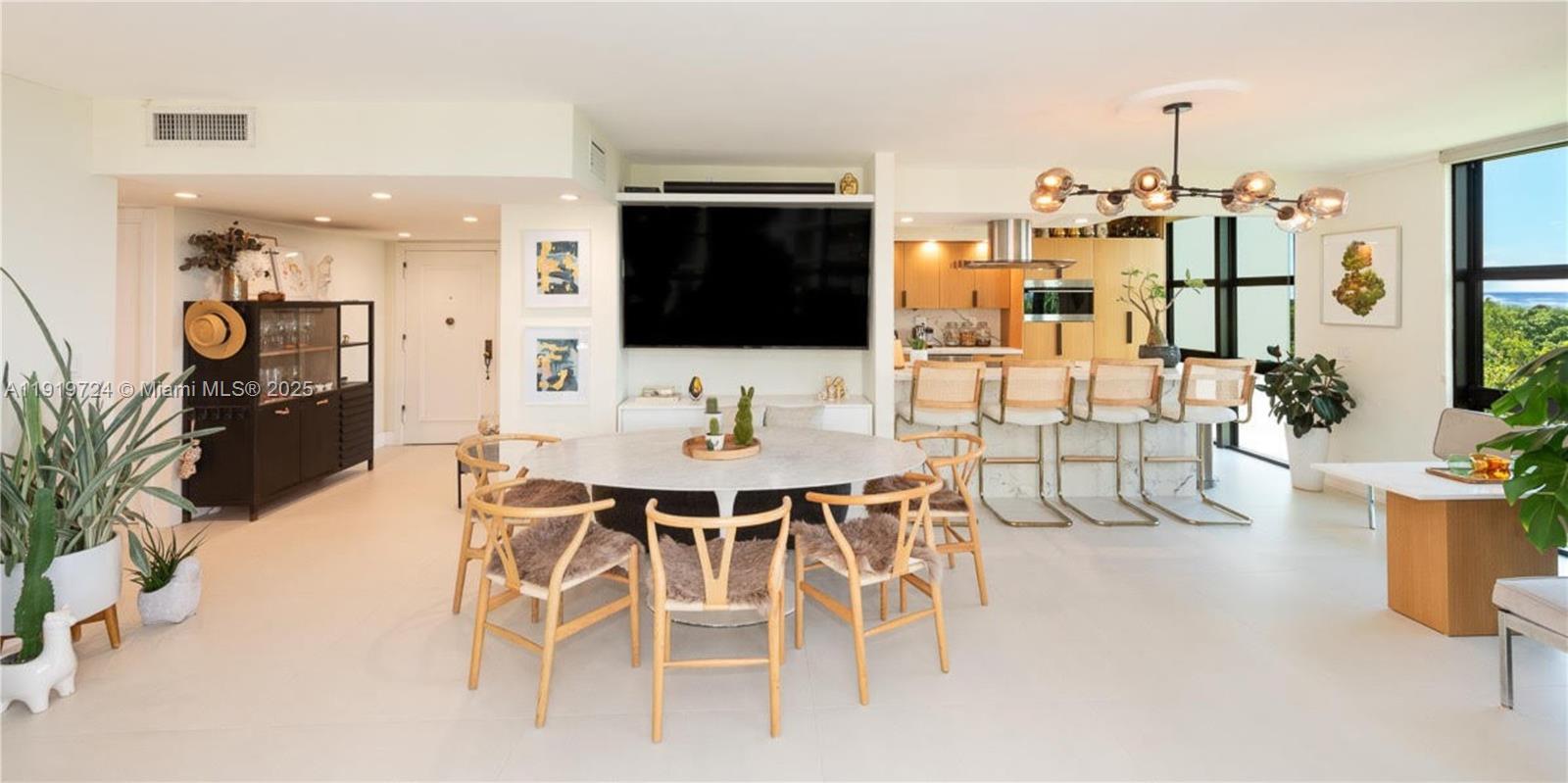 1121 Crandon Blvd D402