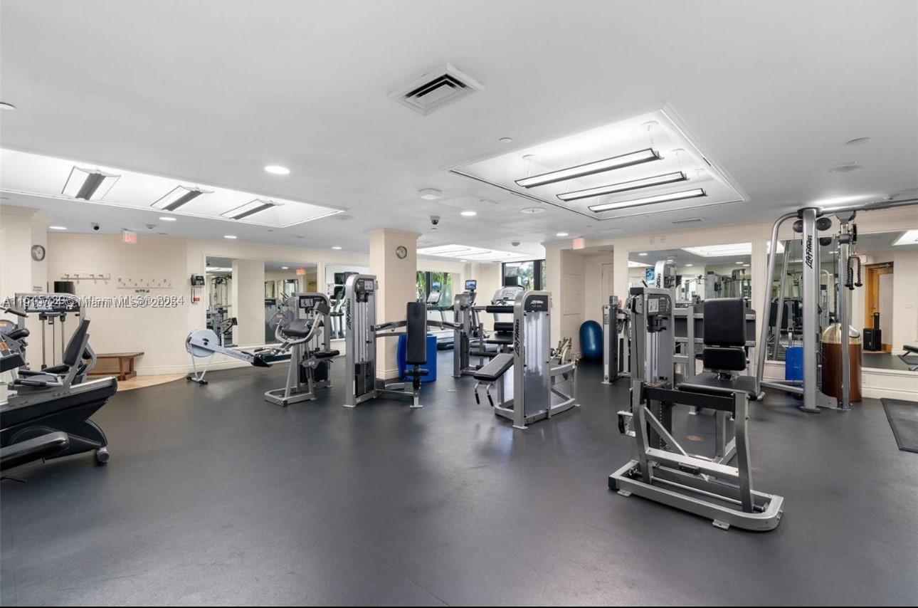 TOWERS OF KEY BISCAYNE CO - Residential Lease