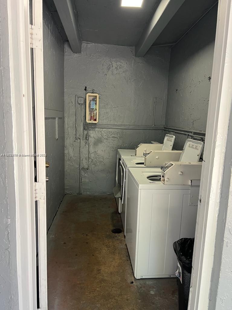 PALMS AT DANIA BEACH COND - Residential Lease