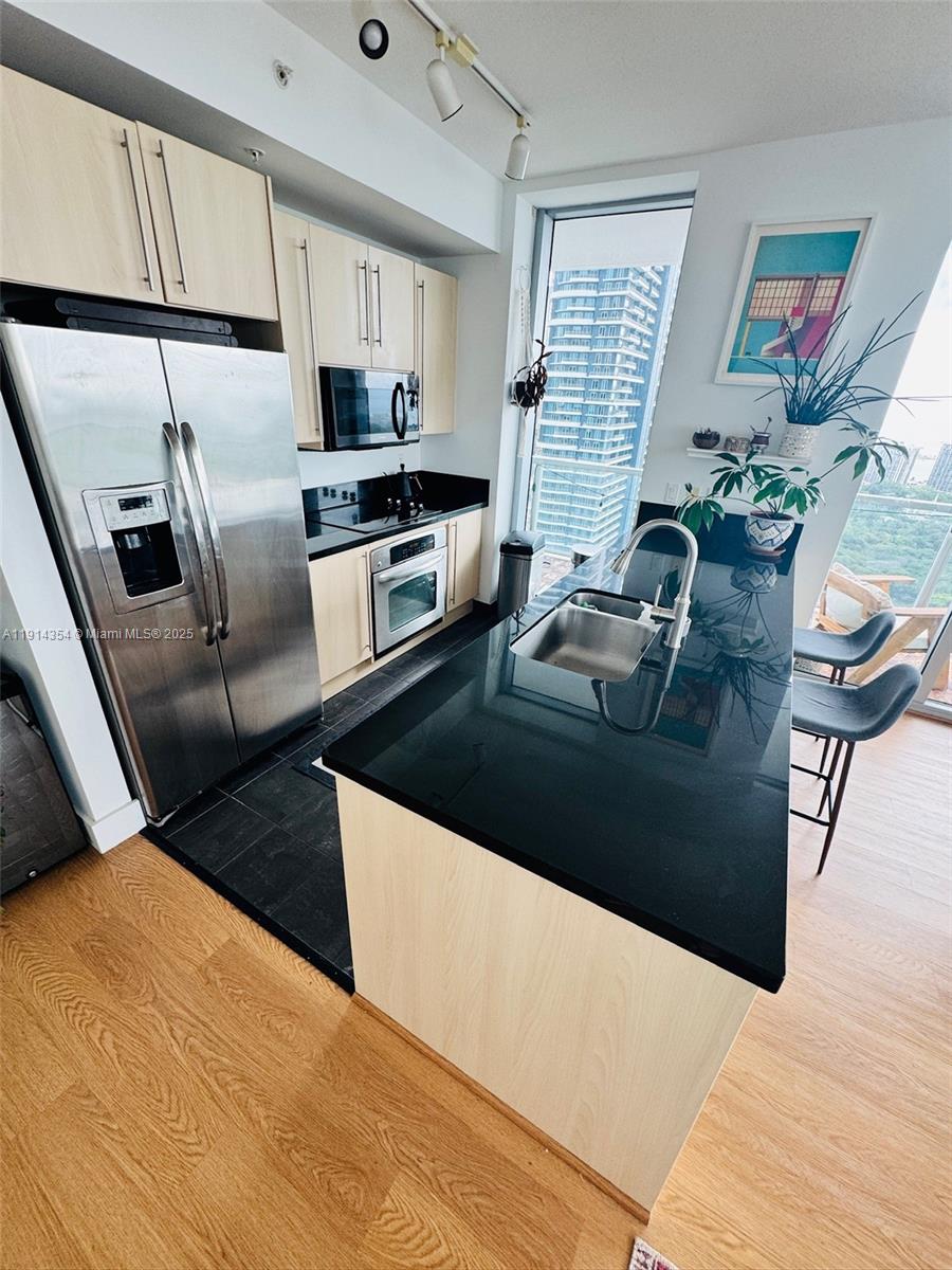 THE AXIS ON BRICKELL COND - Residential Lease