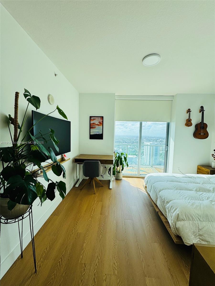 THE AXIS ON BRICKELL COND - Residential Lease