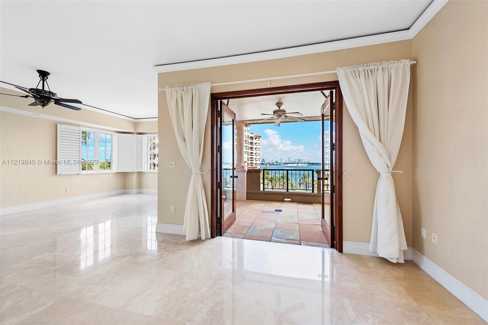 OCEANSIDE @ FISHER ISL CO - Residential