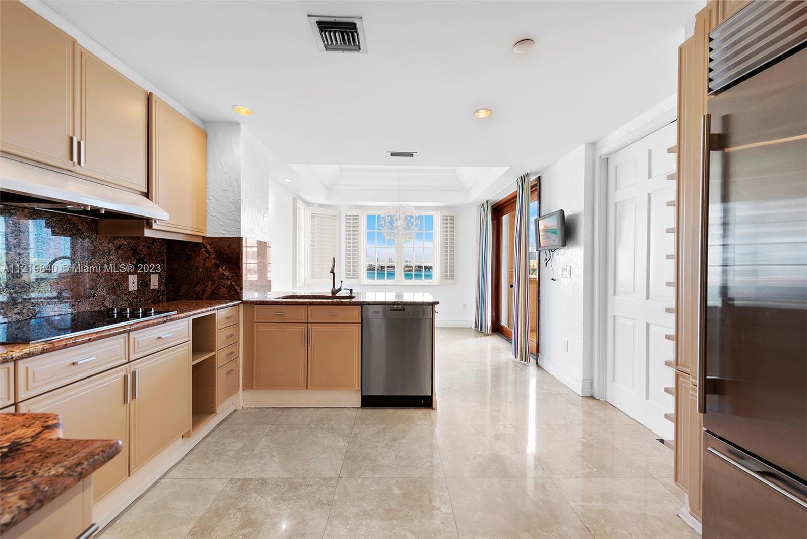 OCEANSIDE @ FISHER ISL CO - Residential