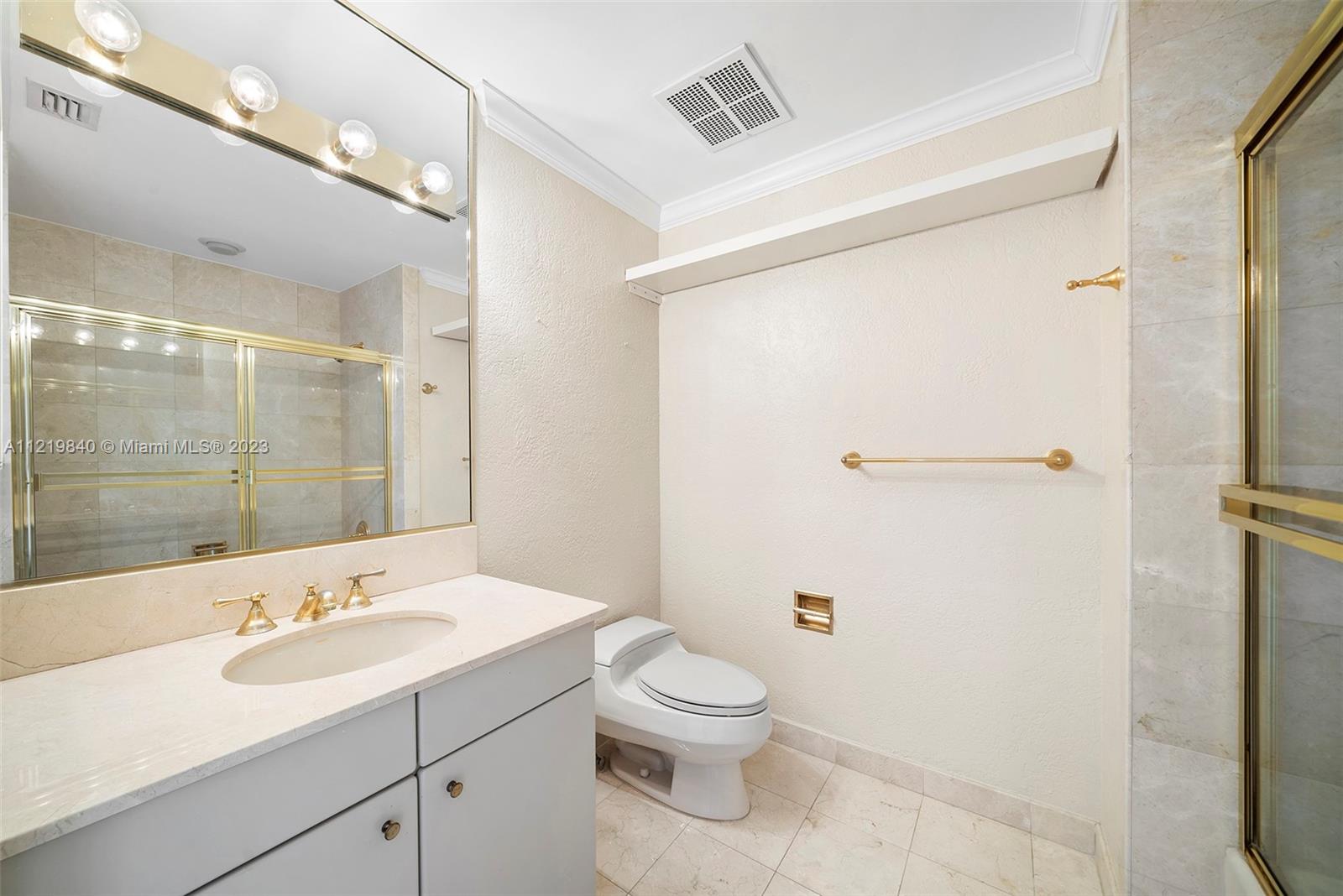 OCEANSIDE @ FISHER ISL CO - Residential