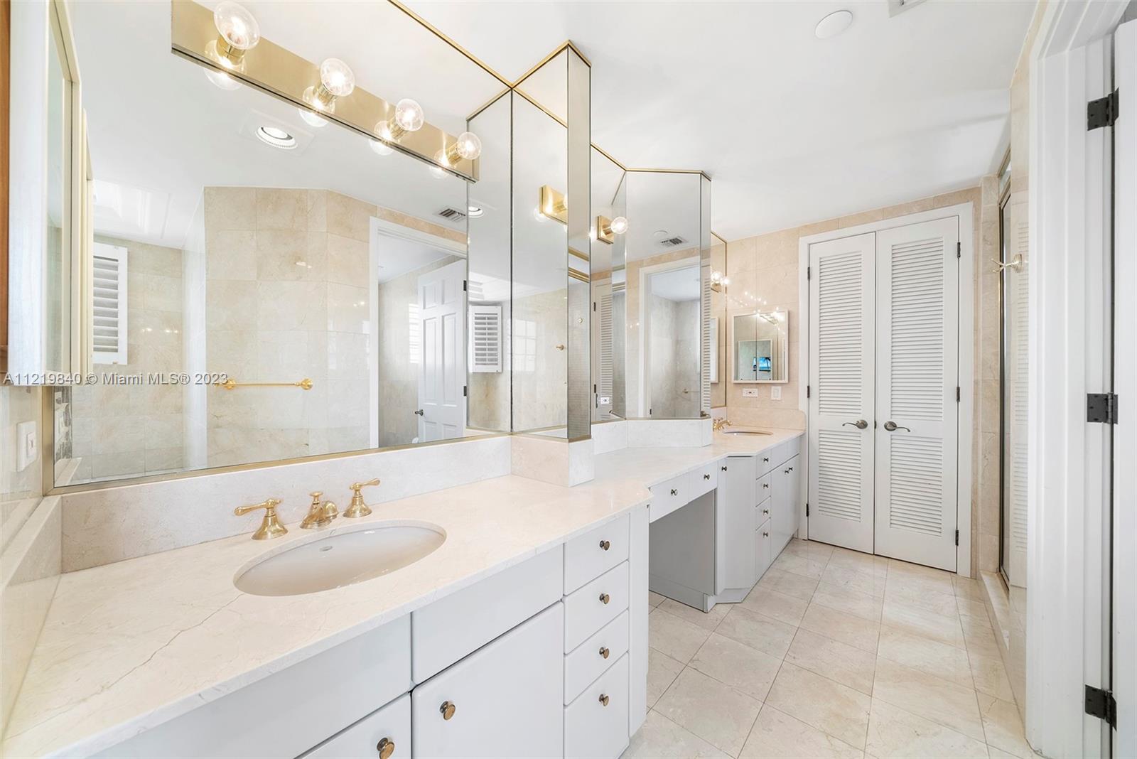 OCEANSIDE @ FISHER ISL CO - Residential