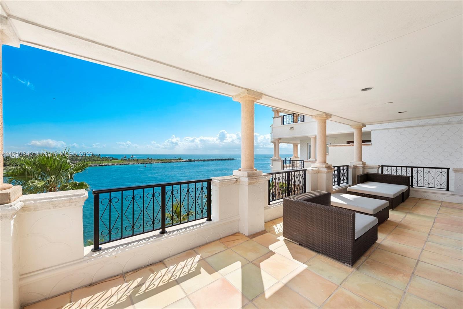 OCEANSIDE @ FISHER ISL CO - Residential