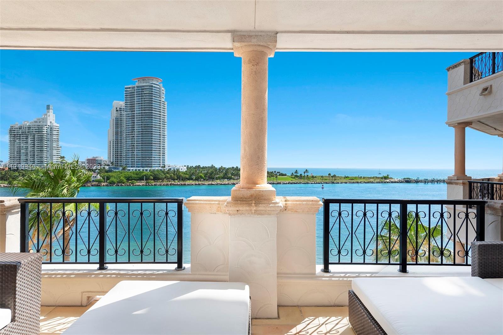 OCEANSIDE @ FISHER ISL CO - Residential